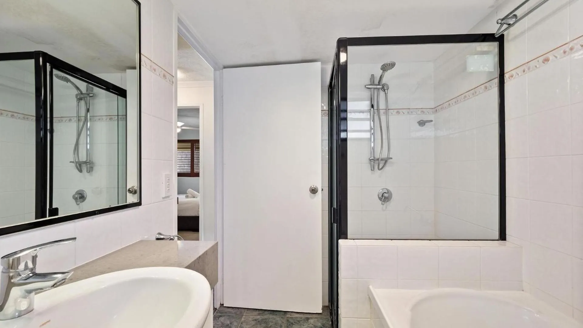 Mooloomba Two By Discover Stradbroke Point Lookout Appartement